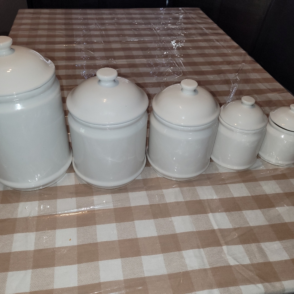 Ivory Crock Seal Lid Certified International Co set of 5